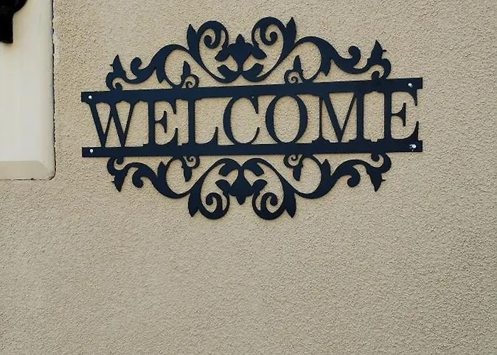 Civico 46 * بيزارو