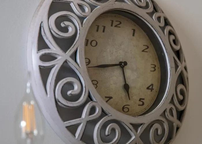 Civico 46 بيزارو